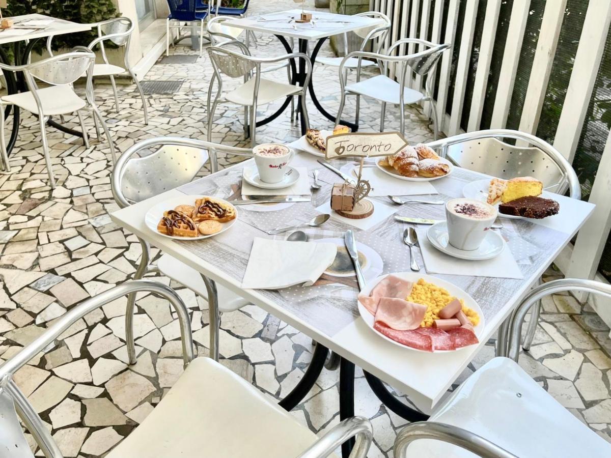 Hotel Niagara Riccione Kültér fotó