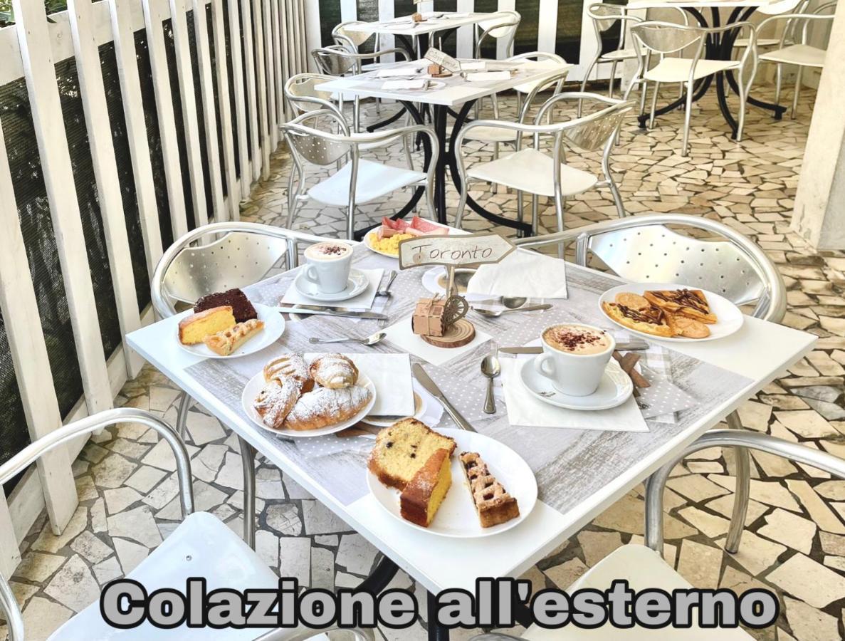 Hotel Niagara Riccione Kültér fotó