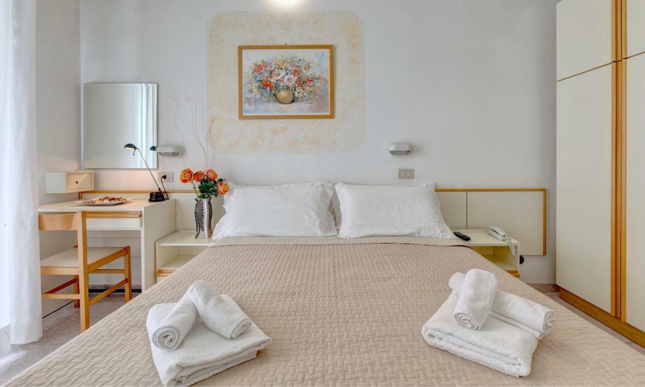 Hotel Niagara Riccione Kültér fotó