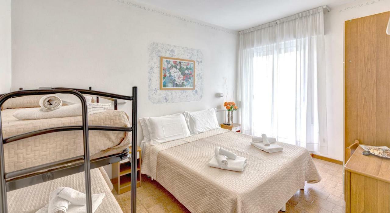 Hotel Niagara Riccione Kültér fotó