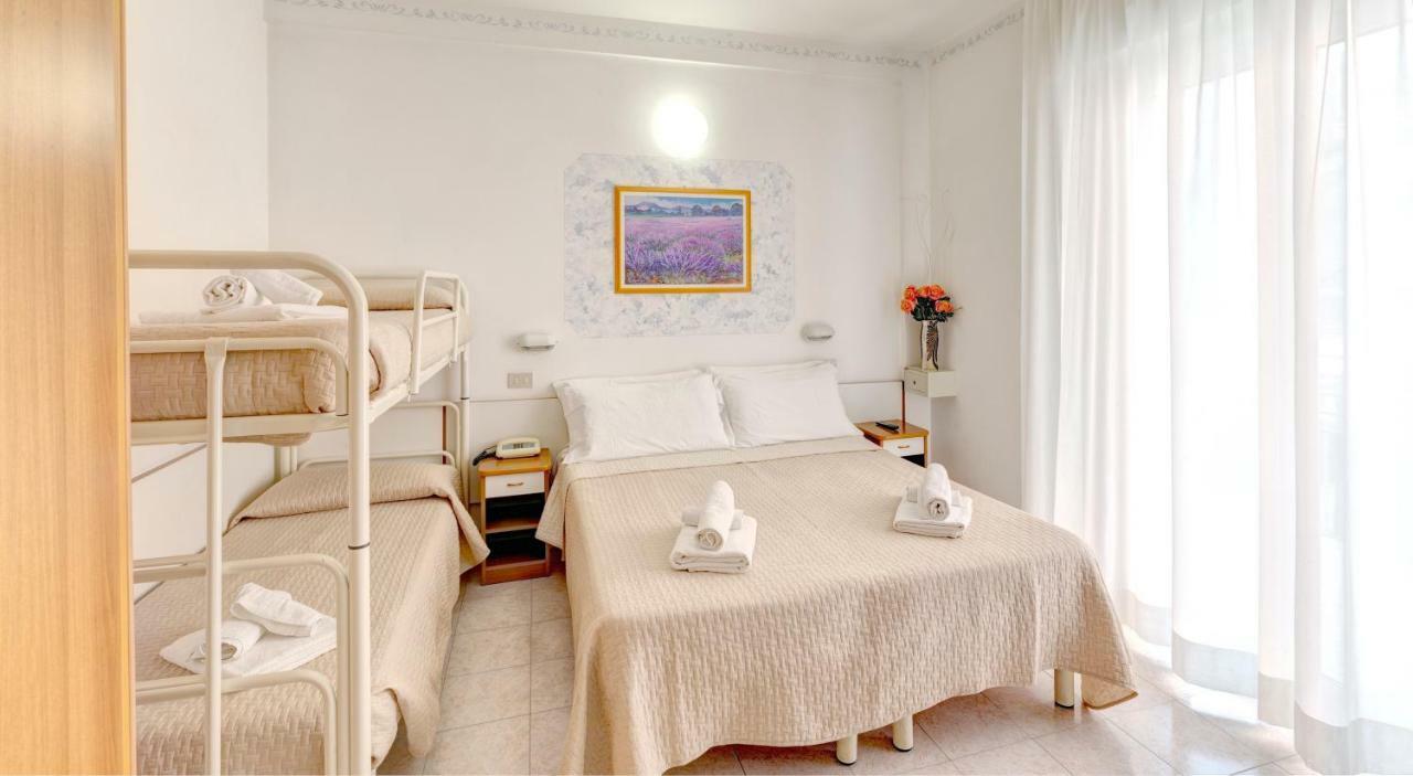 Hotel Niagara Riccione Kültér fotó