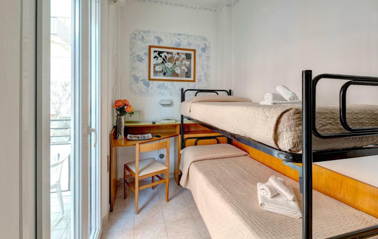 Hotel Niagara Riccione Kültér fotó