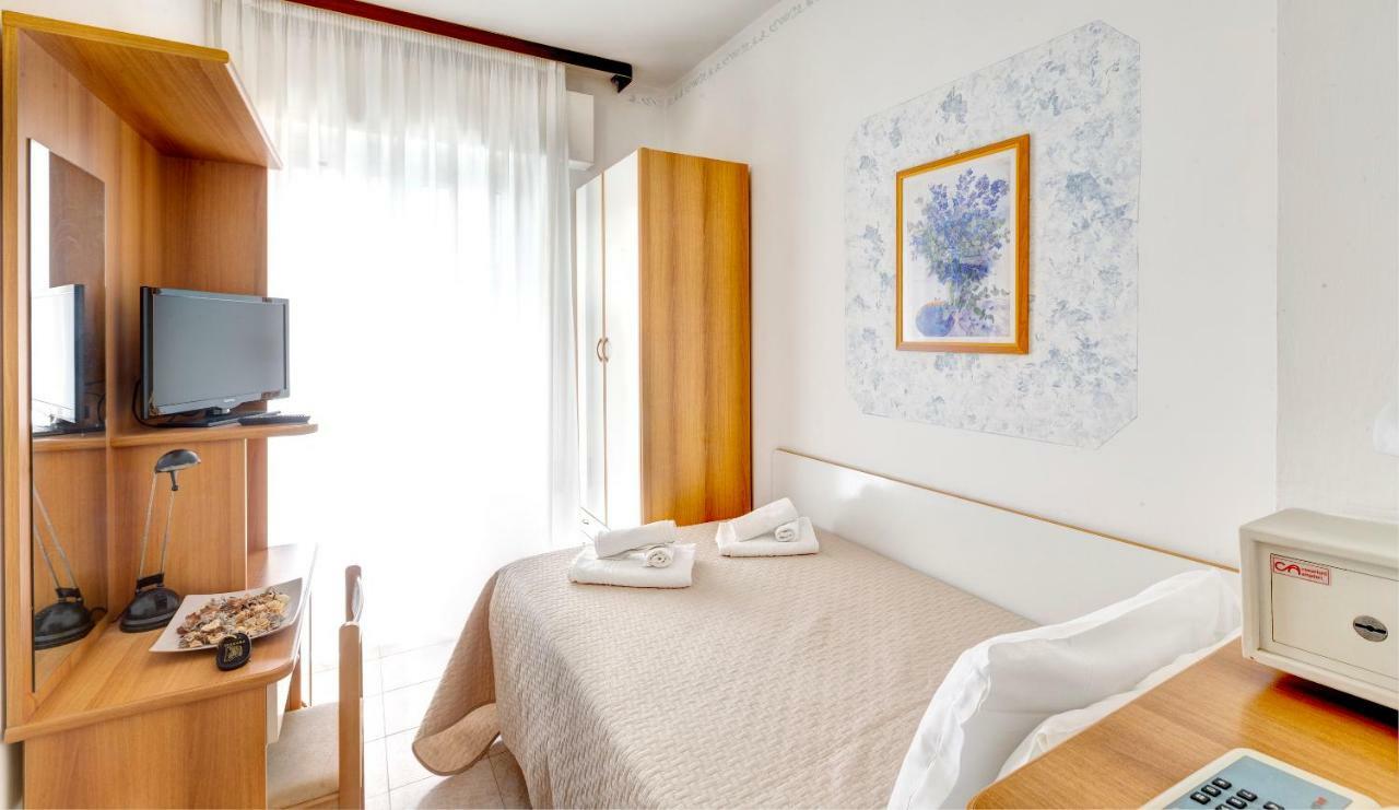 Hotel Niagara Riccione Kültér fotó