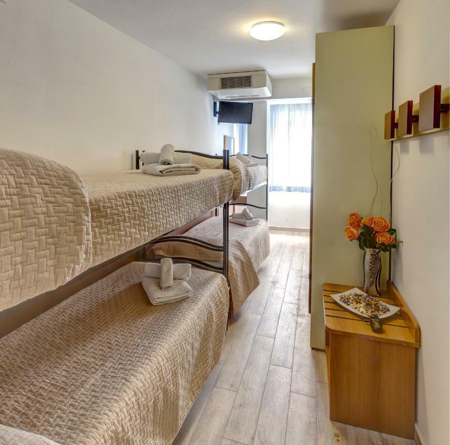 Hotel Niagara Riccione Kültér fotó