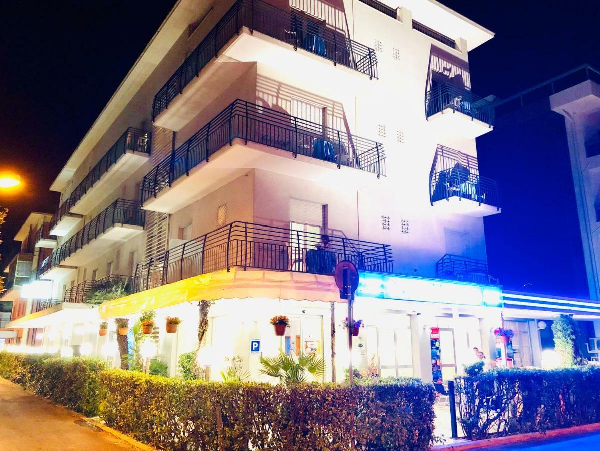 Hotel Niagara Riccione Kültér fotó